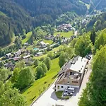 Der Sonnberg Alpinlodges - Mit Seeblick, Privater Sauna Und Self Check-in Zell am See