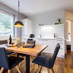 Der Sonnberg Alpinlodges - Mit Seeblick, Privater Sauna Und Self Check-in Zell am See