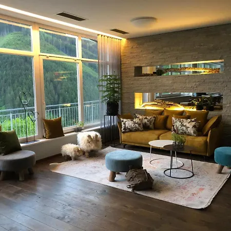Der Sonnberg Alpinlodges - Mit Seeblick, Privater Sauna Und Self Check-in 아파트 젤암제
