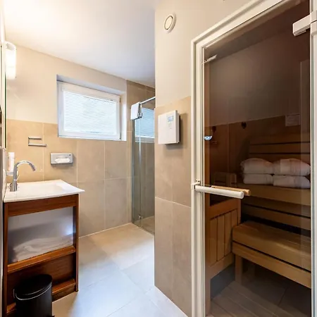 Der Sonnberg Alpinlodges - Mit Seeblick, Privater Sauna Und Self Check-in *