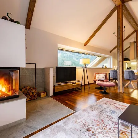 Der Sonnberg Alpinlodges - Mit Seeblick, Privater Sauna Und Self Check-in