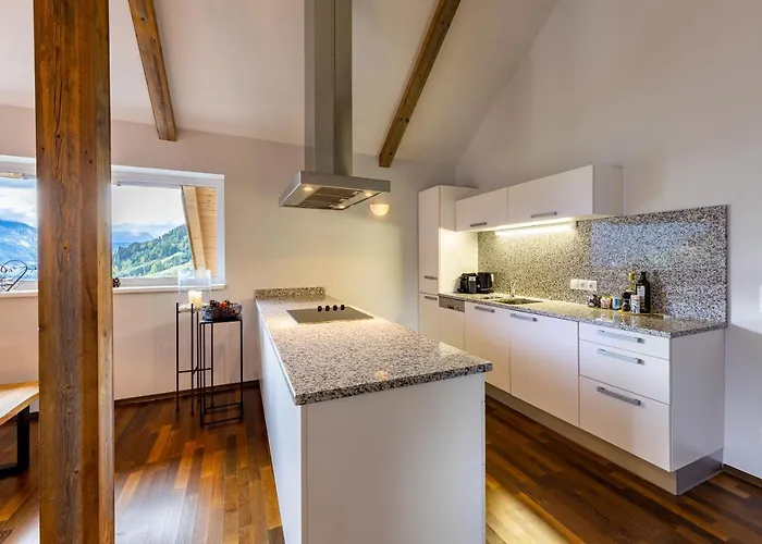 Der Sonnberg Alpinlodges - Mit Seeblick, Privater Sauna Und Self Check-in