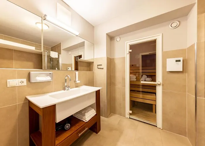 Der Sonnberg Alpinlodges - Mit Seeblick, Privater Sauna Und Self Check-in *