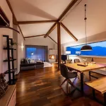 Apartamento Der Sonnberg Alpinlodges - Mit Seeblick, Privater Sauna Und Self Check-in *