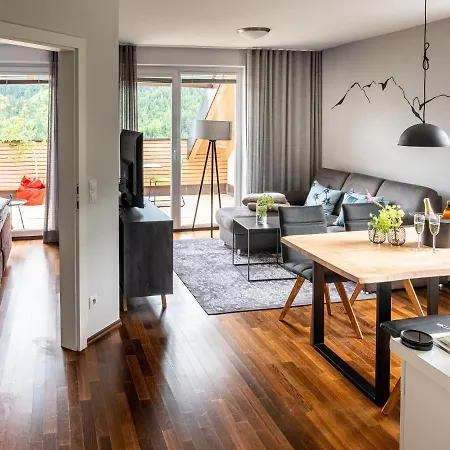 Апартаменты Der Sonnberg Alpinlodges - Mit Seeblick, Privater Sauna Und Self Check-in