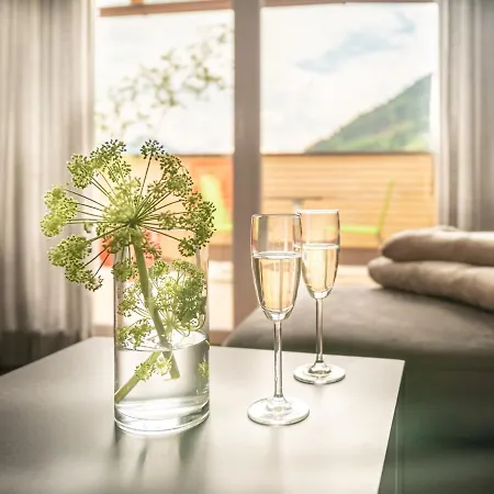 Der Sonnberg Alpinlodges - Mit Seeblick, Privater Sauna Und Self Check-in *