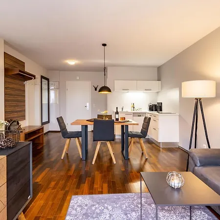 Der Sonnberg Alpinlodges - Mit Seeblick, Privater Sauna Und Self Check-in * Целль-ам-Зе