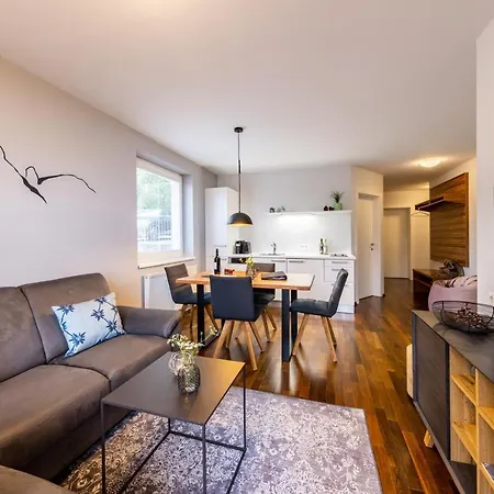 Der Sonnberg Alpinlodges - Mit Seeblick, Privater Sauna Und Self Check-in *