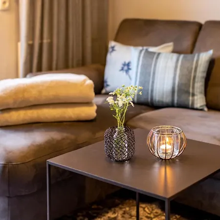 Der Sonnberg Alpinlodges - Mit Seeblick, Privater Sauna Und Self Check-in * Целль-ам-Зе