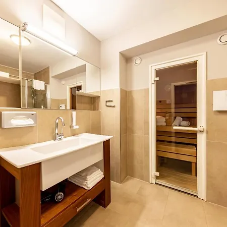 Der Sonnberg Alpinlodges - Mit Seeblick, Privater Sauna Und Self Check-in *