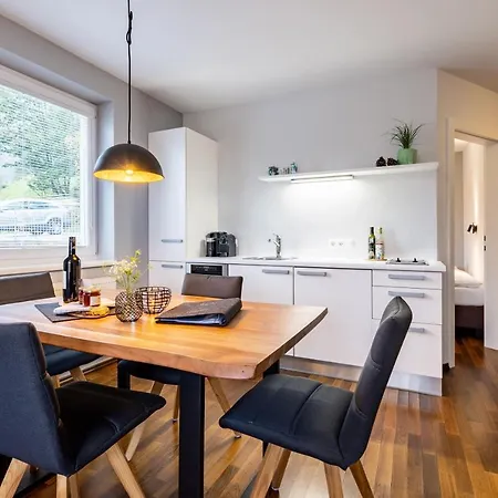 Der Sonnberg Alpinlodges - Mit Seeblick, Privater Sauna Und Self Check-in Целль-ам-Зе